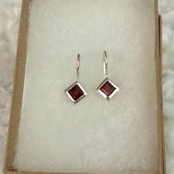Elegant Silver and Red Gemstone Earrings - Picture 3 of 3